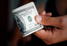 Согд: Задержан сотрудник отдела МВД на транспорте при получении взятки 300$