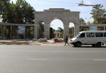 После скандальной реконструкции открыли парк имени Айни