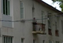 В Худжанде женщина не пустила бывшего супруга жить на балконе квартиры