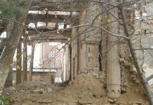 Территория гробницы Хазрати Бобо нуждается в благоустройстве