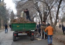 Худжанд: Жители города вышли на субботник (фото)