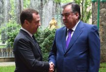 Душанбе попросил послаблений для своих трудовых мигрантов в России