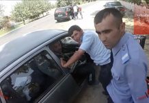 Двое «гаишников», потребовавших взятку у румынских туристов, уволены. ВИДЕО