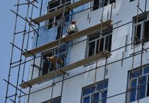 Душанбинцам под видом жилых квартир продали кабинеты административного здания