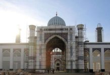 Рабочие упали с высоты 33 метров при строительстве соборной мечети в Душанбе
