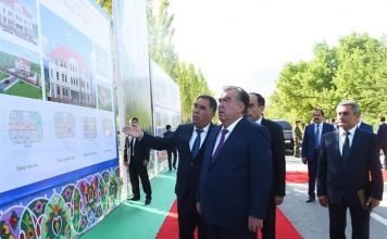 Президент ознакомился с юбилейными объектами Воруха