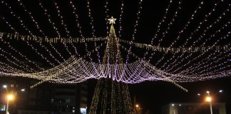 Красота 400 светящихся гирлянд