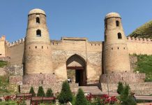 Турпоток из Узбекистана в Таджикистан превысил миллион человек В Таджикистане назвали лучшие туристические достопримечательности