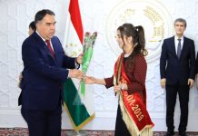 Победители областных конкурсов получили $14,2 тыс. Победители областных конкурсов получили $14,2 тыс.