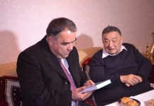 Раджаббой Ахмадзода поздравил Усмонджона Гаффорова с юбилеем