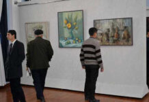 Выставка картин худжандских художников открылась в Душанбе