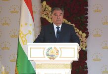 Эмомали Рахмон: «Жители Исфары должны жить со своими соседями в атмосфере добрососедства»