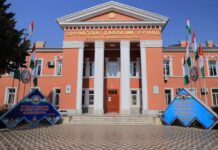 В крупном вузе Худжанда сменили нескольких деканов