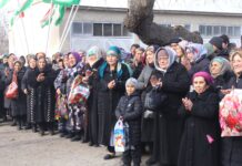 В Худжанде оказали помощь более 300 дворникам и цветоводам