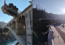 На мосту автодороги Душанбе-Чанок перевернулся газовоз