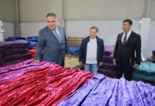 Руководитель Согда ознакомился с процессом выпуска плюша