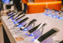 В Худжанде ограбили магазин мобильных телефонов