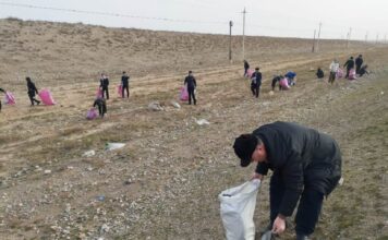 На автомагистрали «Душанбе-Чанак» состоялся хашар «Чистота окружающей среды»