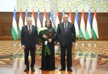 Юлдуз Усмоновой присвоено звание «Народный певец Таджикистана» (ФОТО)