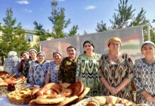 Исфара: «Караван матерей» поздравил пограничников с праздником