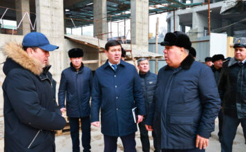 Раджаб Ахмадзода ознакомился с ходом строительства объектов в Худжанде