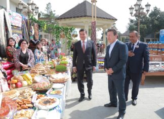 Медики Худжанда отметили Навруз