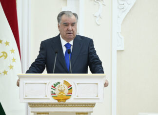 Президент провёл встречу с активом Согдийской области и обозначил задачи по развитию региона