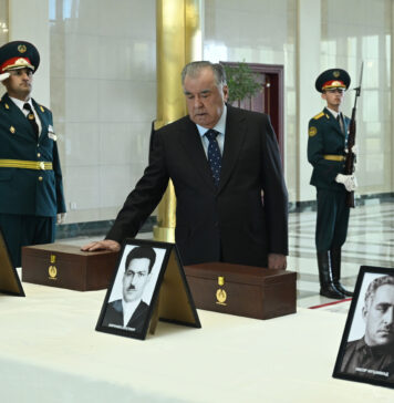Капсулы с землёй с мест захоронения героев Таджикистана доставлены из России на Родину