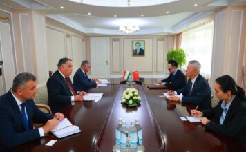 Раджаб Ахмадзода принял послов Китая, Казахстана и Кыргызстана