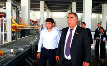 В Бободжон Гафуровском районе строят завод по производству растительного масла