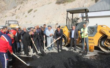 В Айни начали первый этап асфальтирования дороги к Искандеркулю